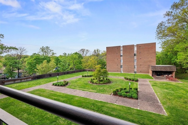 72 Linden Pl Unit 22, Sewickley, PA 15143 - view of community featuring a yard