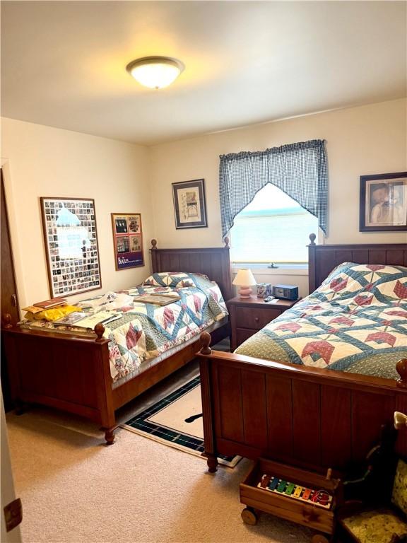 420 Edgewood Ave, White Twp Ind, PA 15701 - bedroom with carpet floors