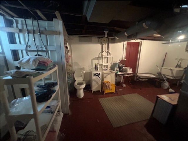116 Ivy St, Wilkins Twp, PA 15145 - unfinished below grade area with a sink