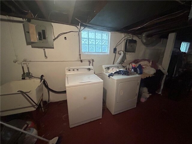 116 Ivy St, Wilkins Twp, PA 15145 - laundry area with electric panel, laundry area, and separate washer and dryer