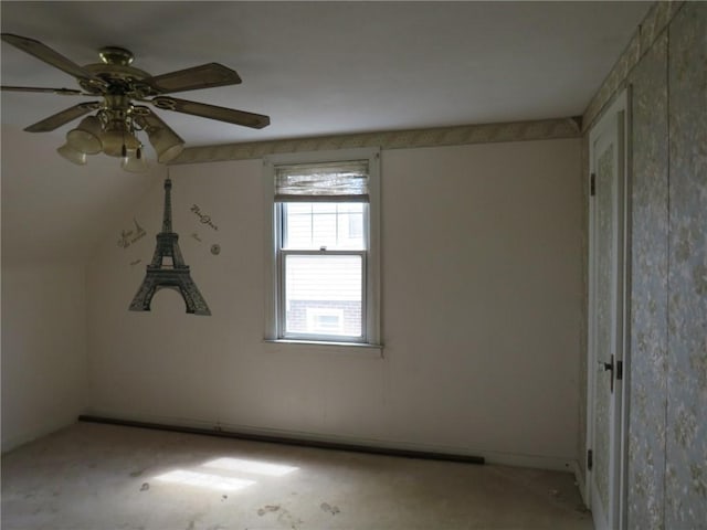 empty room featuring ceiling fan