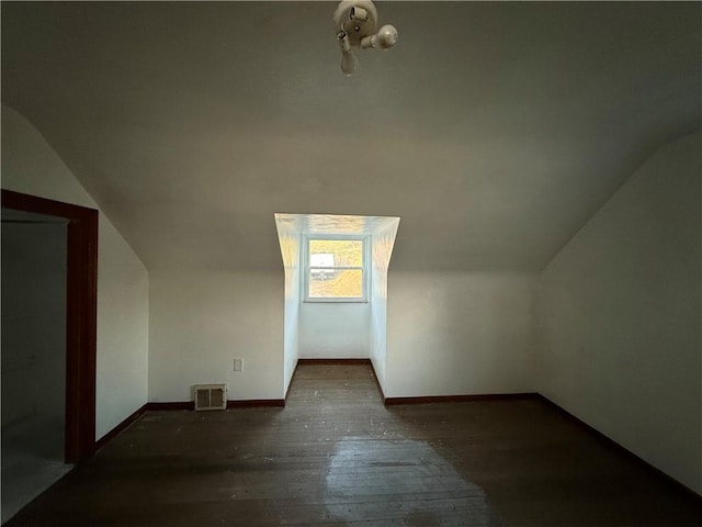 39 Eagle St, Fallowfield, PA 15022 - bonus room featuring lofted ceiling, hardwood / wood-style floors, visible vents, and baseboards