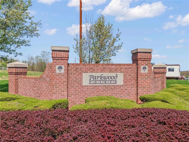 view of community / neighborhood sign