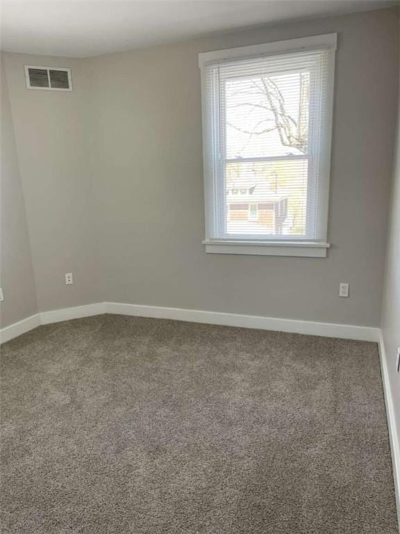 846 Neely Heights Ave, Coraopolis, PA 15108 - carpeted empty room featuring baseboards and visible vents