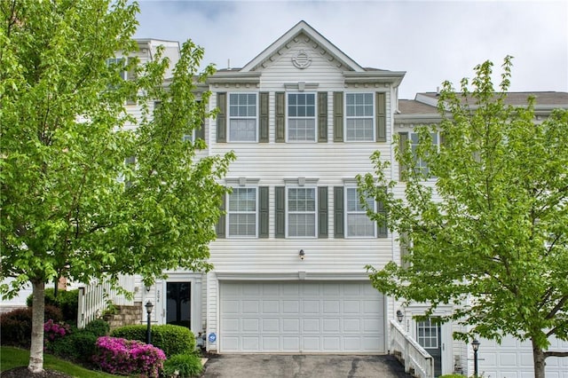 204 Ascot Ct, Moon/Crescent Twp, PA 15108 - view of property featuring aphalt driveway and an attached garage