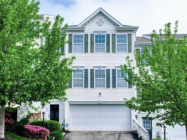204 Ascot Ct, Moon/Crescent Twp, PA 15108 - view of front facade featuring asphalt driveway and an attached garage