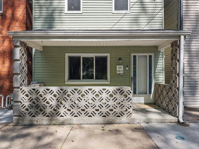5611 Wickliff St, Lawrenceville, PA 15201 - property entrance with a porch