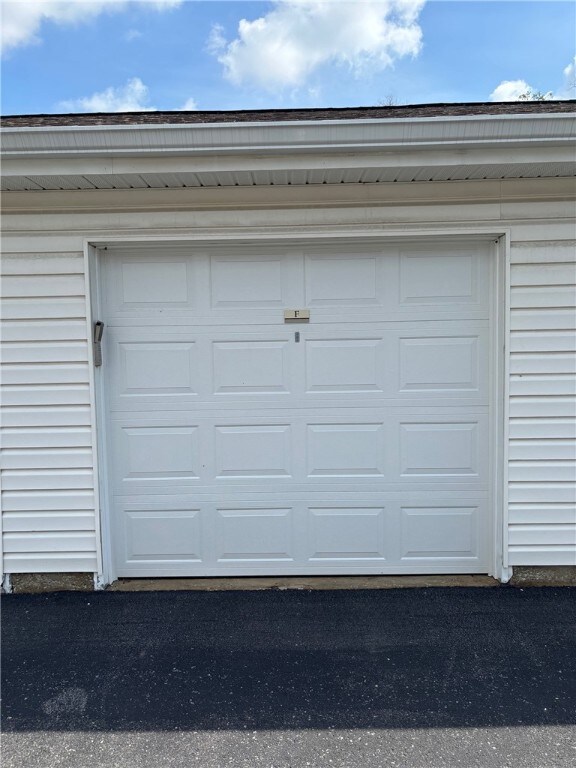 900 Hidden Ridge Ct Unit 202, South Park, PA 15129 - view of garage