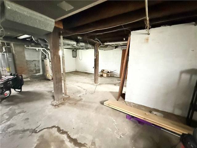 1415 E Washington St, New Castle/4Th, PA 16101 - unfinished below grade area featuring water heater