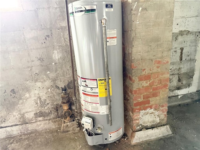 1415 E Washington St, New Castle/4Th, PA 16101 - utilities featuring gas water heater