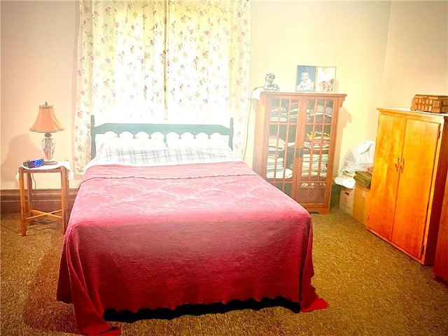 bedroom with carpet flooring