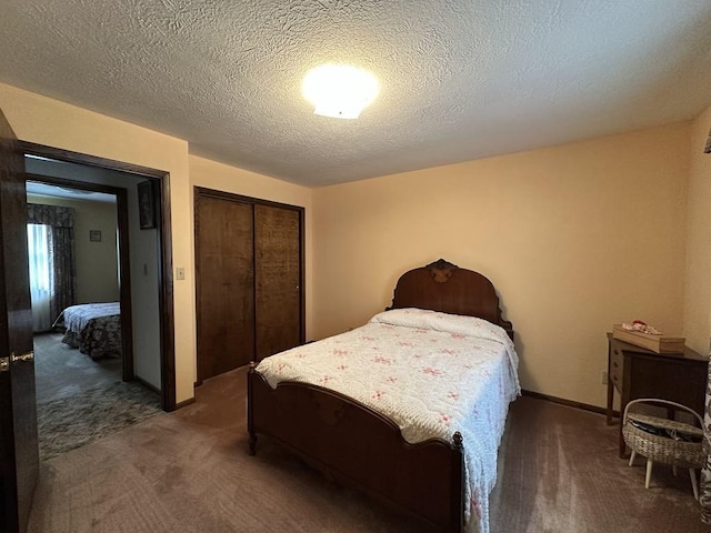 861 Chicora Rd, Oakland Twp, PA 16025 - bedroom featuring a textured ceiling, a closet, and carpet floors