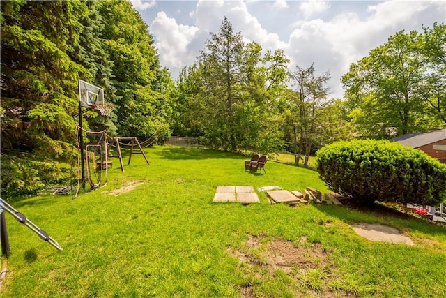 1306 Cochran Rd, Mt Lebanon, PA 15243 - view of green lawn