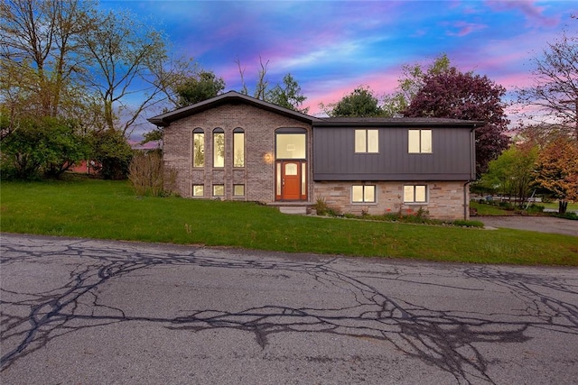 43 Mckrell Rd, West Deer, PA 15076 - bi-level home featuring a yard