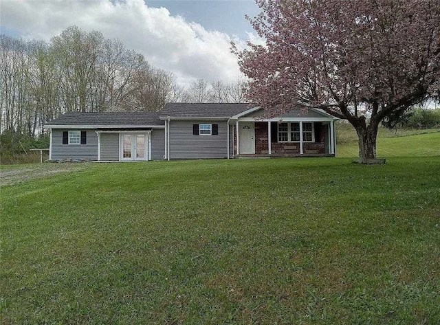 1960 E End Rd, Shippenville, PA 16254 - ranch-style house with a front yard