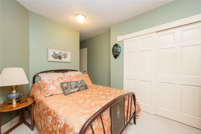 2220 Sarah St, South Side, PA 15203 - carpeted bedroom featuring a closet