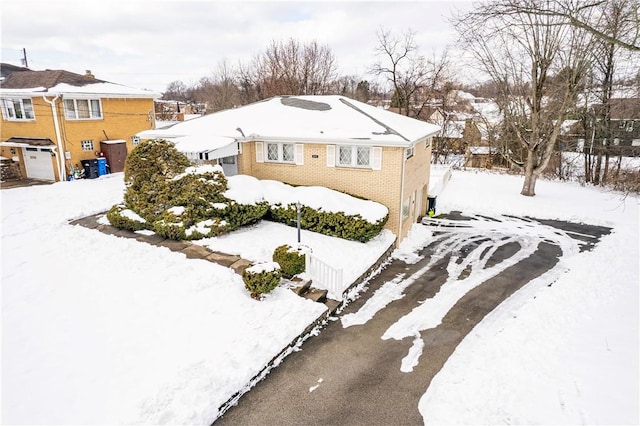 1079 Hedy Lynn Dr, North Huntingdon, PA 15642 - view of snowy yard