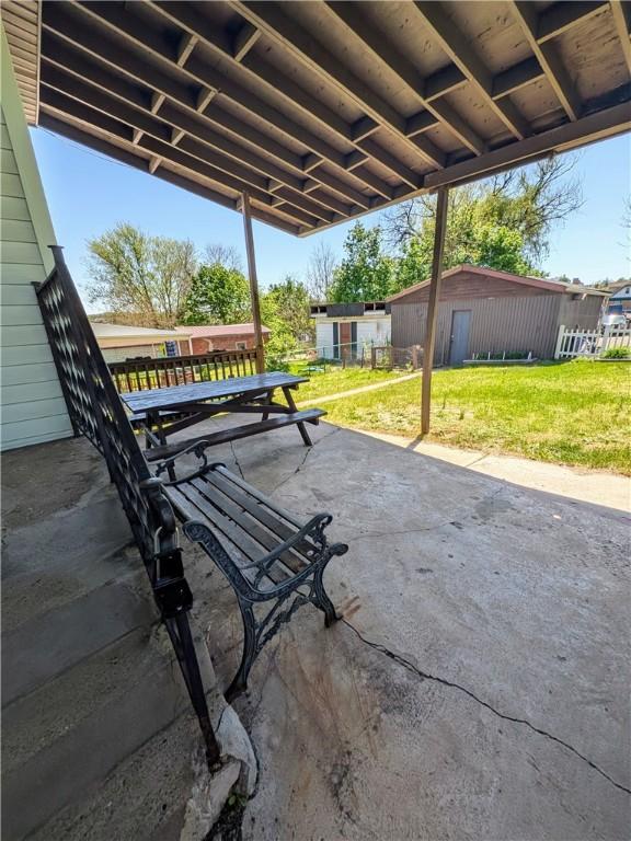 330 Quincy Ave, Mount Oliver, PA 15210 - view of patio / terrace