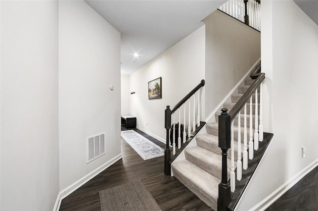 7005 Augusta Ln, Penn Twp Wml, PA 15644 - staircase featuring wood finished floors, baseboards, and recessed lighting