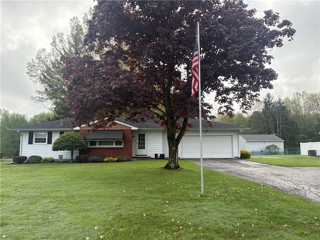 205 S Keel Ridge Rd, Hermitage, PA 16148 - view of front of house with asphalt driveway