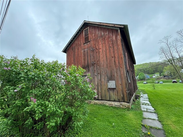 816 Main St, Brockway, PA 15824 - view of barn featuring a lawn