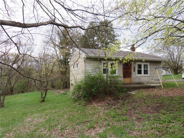 1606 Oneida Valley Rd, Concord Twp, PA 16025 - view of front of property with a front yard and a chimney