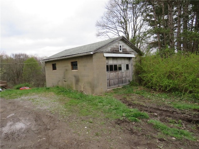 1606 Oneida Valley Rd, Concord Twp, PA 16025 - view of outdoor structure with an outbuilding