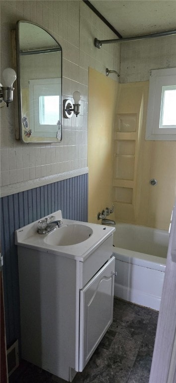 1606 Oneida Valley Rd, Concord Twp, PA 16025 - full bath featuring washtub / shower combination and vanity