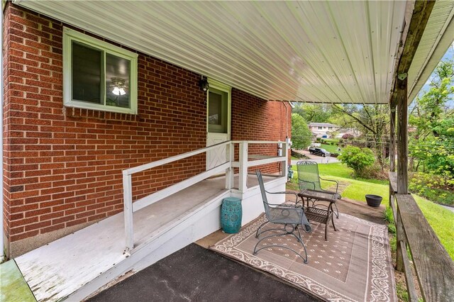 view of patio / terrace with covered porch