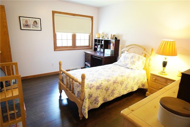 106 Arbor Trl, Slippery Rock Boro, PA 16057 - bedroom featuring dark wood-type flooring and baseboards