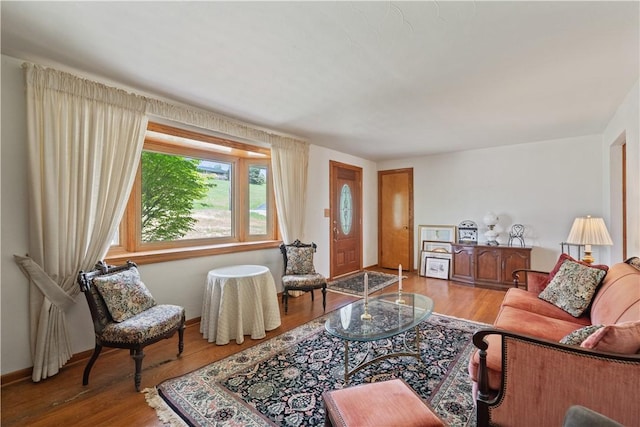 639 Scenery Dr, Elizabeth Twp/Boro, PA 15037 - living area featuring wood finished floors and baseboards