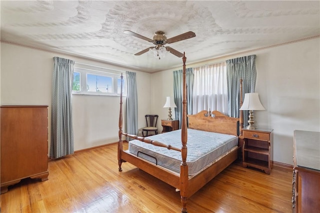 639 Scenery Dr, Elizabeth Twp/Boro, PA 15037 - bedroom with light wood-style flooring, baseboards, crown molding, and ceiling fan