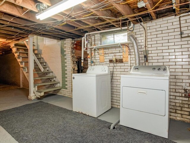 411 4th St, Darlington, PA 16115 - laundry area featuring washing machine and clothes dryer
