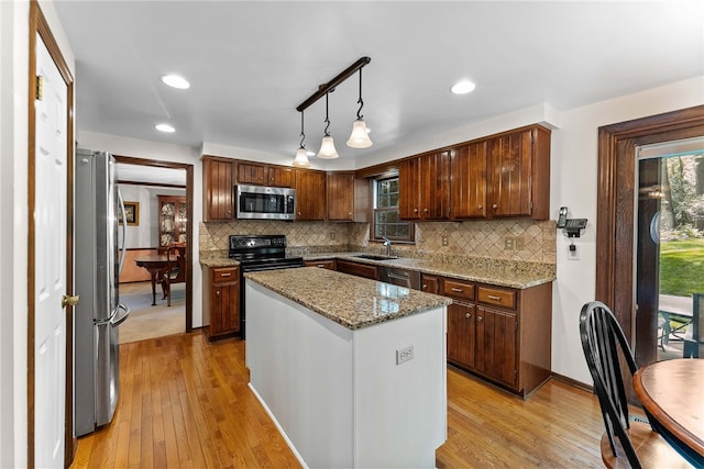 2290 Salem Dr, Franklin Park, PA 15237 - photo 12