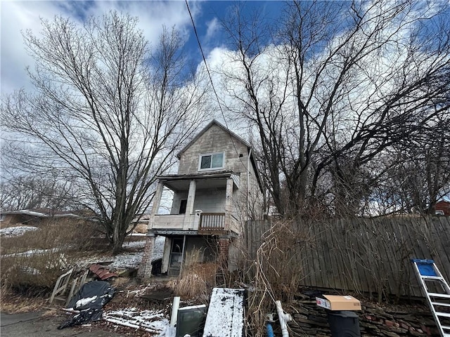 792 11th St, Pitcairn, PA 15140 - view of side of property with fence