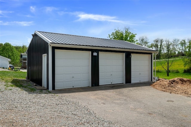 10 Chestnut Ln, Finleyville, PA 15332 - view of detached garage