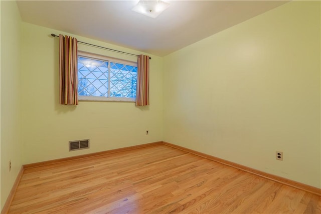 121 Pilgrim Dr, Leet Twp, PA 15143 - spare room with light wood finished floors and baseboards