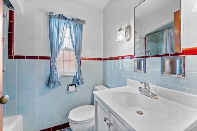 2405 Whited St, Brookline, PA 15226 - bathroom with tile walls, toilet, a wainscoted wall, vanity, and curtained shower
