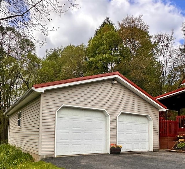 view of detached garage