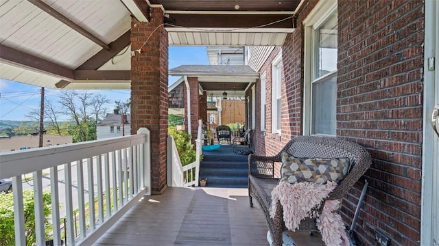 554 Forest Ave, Bellevue, PA 15202 - balcony featuring a porch