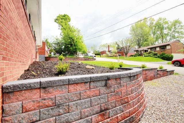 513 Crestview Dr, Plum Boro, PA 15239 - view of yard featuring a residential view