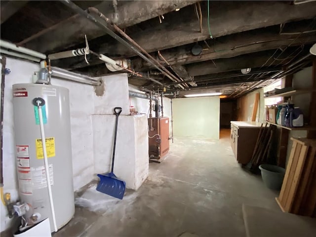 811 Farragut St, Highland Park, PA 15206 - unfinished basement featuring gas water heater