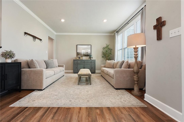 living room with crown molding, wood finished floors, baseboards, and recessed lighting