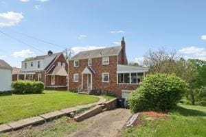 view of front of house with a front yard