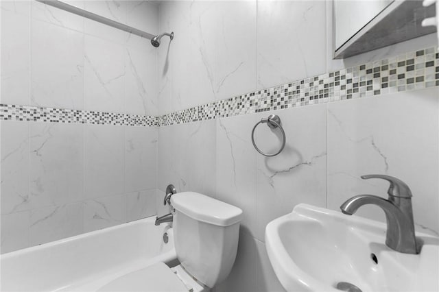 325 Taylor St, Bloomfield, PA 15224 - full bathroom with a sink, shower / bathtub combination, and toilet