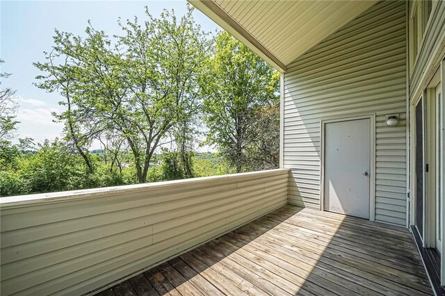 1611 Kenzie Dr, Robinson Twp Nwa, PA 15205 - view of wooden terrace