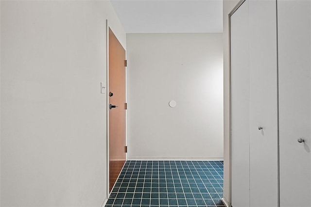 1406 Kenzie Dr, Robinson Twp Nwa, PA 15205 - hallway featuring baseboards