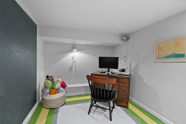 401 Parker Dr, Mt Lebanon, PA 15216 - home office with baseboards