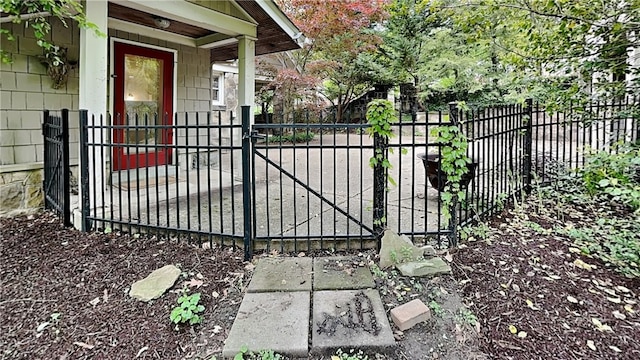 6927 Perrysville Ave, Ben Avon, PA 15202 - view of gate