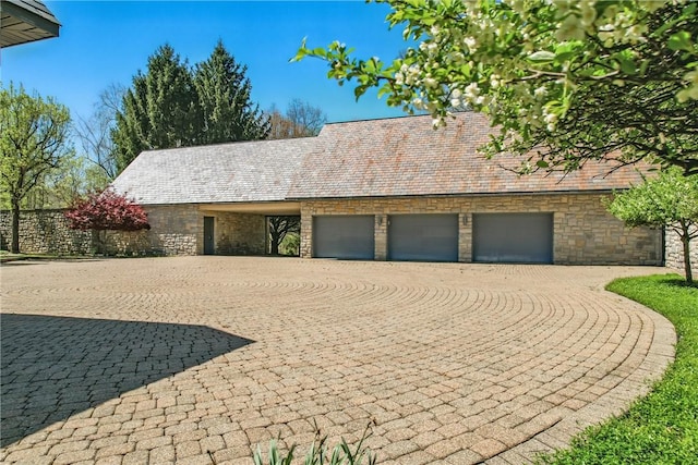 1700 Forker Blvd, Hermitage, PA 16148 - garage featuring curved driveway